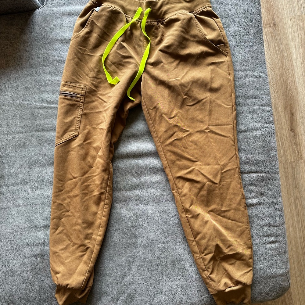 Women’s Brown Jogger Srcubs with Neon Accents